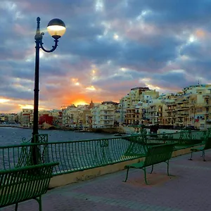 aurora-marsascala.hotelssaintjulians.com/