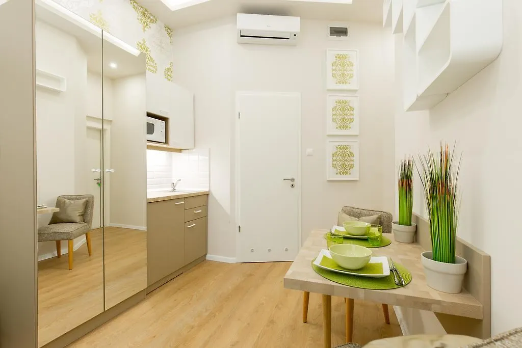 Budapest Holiday Colours Apartment 0*,