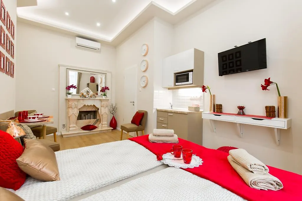 Budapest Holiday Colours Apartment